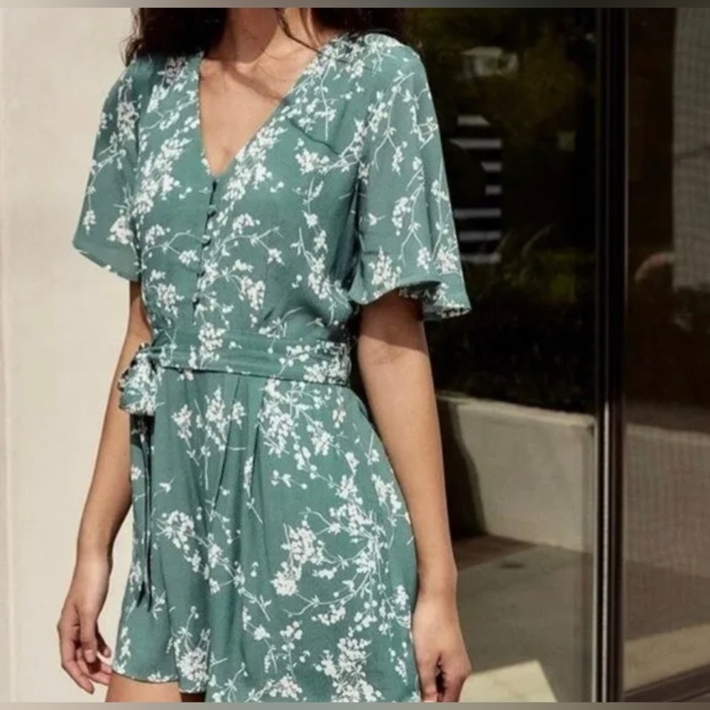 GREYLIN Floral V-Neck Romper Summer Beach Casual Boho Spring NWT Size M